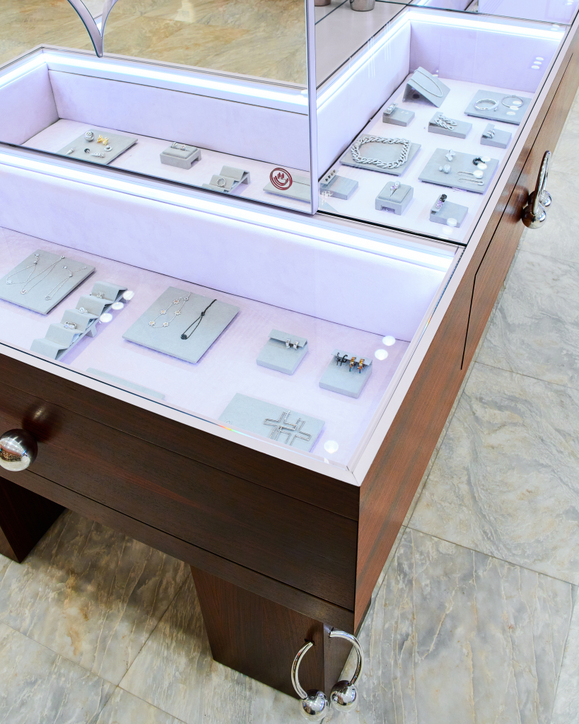 _LEO6057.jpg _LEO6057.jpg